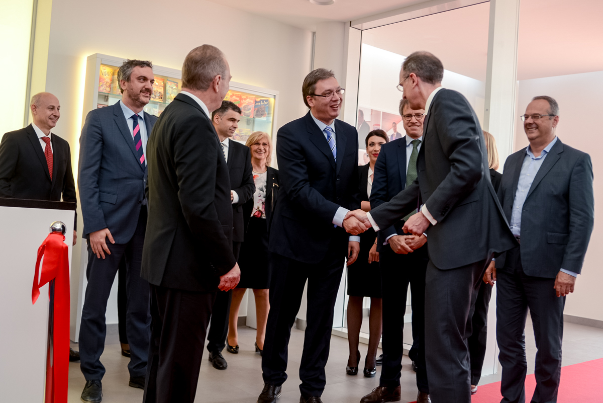Premijer Aleksandar Vučić sa Dr. Kristijanom Von Tvikelom i Zoranom Mitićem_Fotografija 5