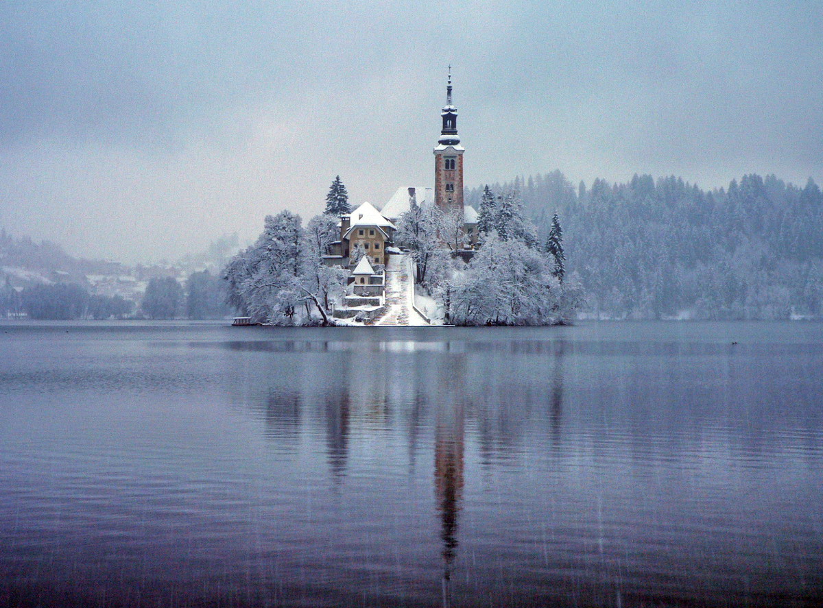 Bled_under_the_snow