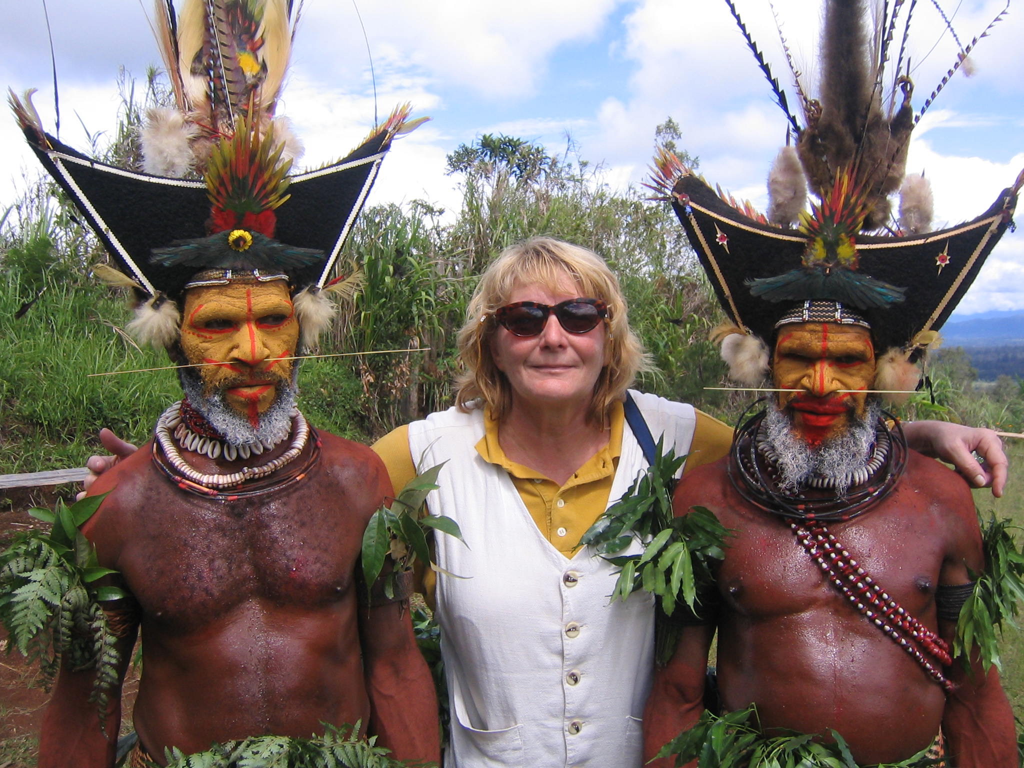 130. Papua Nova Gvineja, Sonja sa pripadnicima Huli klana