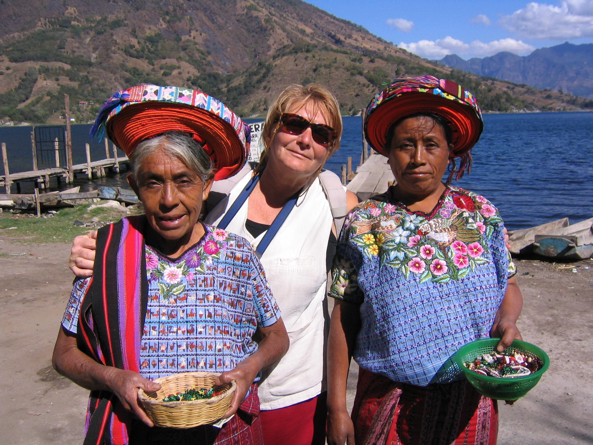 94. Gvatemala.Na obali jezera Atitlan